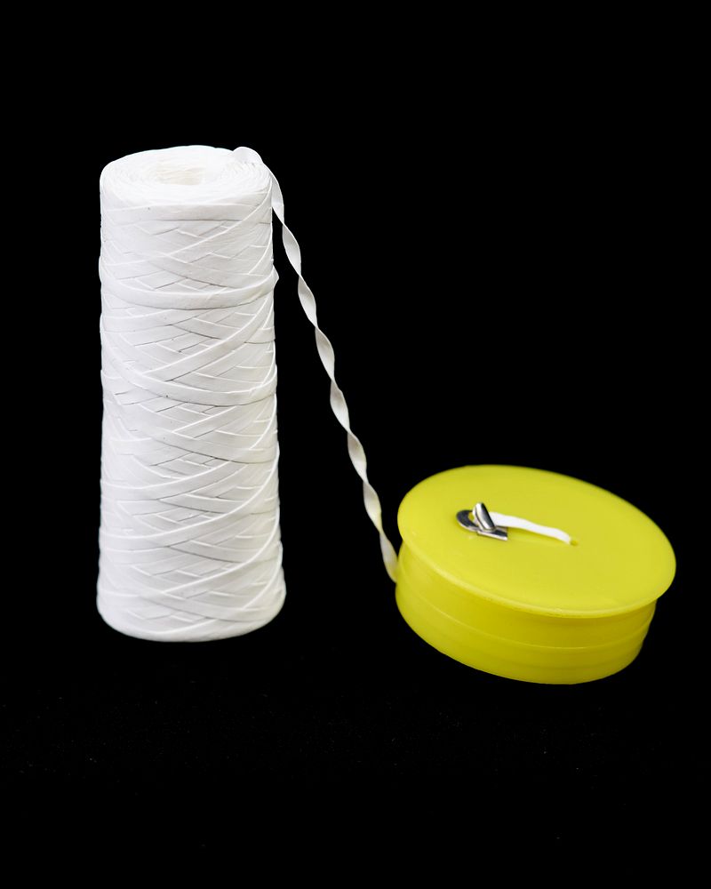 ФУМ-жгут: белый шнур из PTFE и крышка тубы